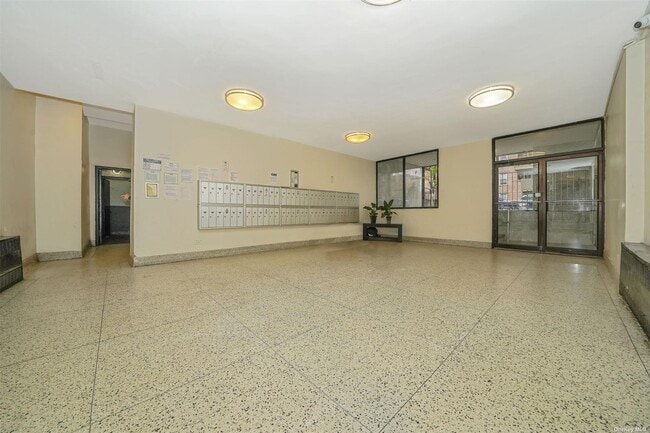 Building Photo - 142-20 41st Ave