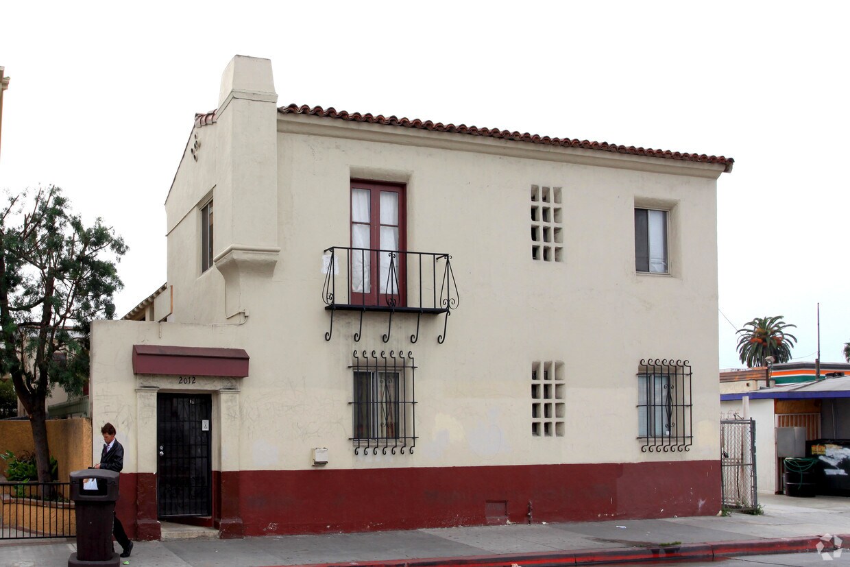 Building Photo - 2012 E 7th St