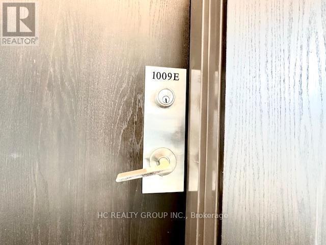 Building Photo - 36 Lisgar St