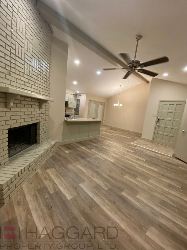 Foto del edificio - 3 bedroom 2 bathrooms