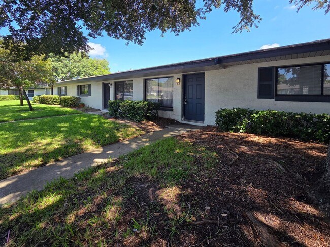 Building Photo - 605 Northlake Blvd