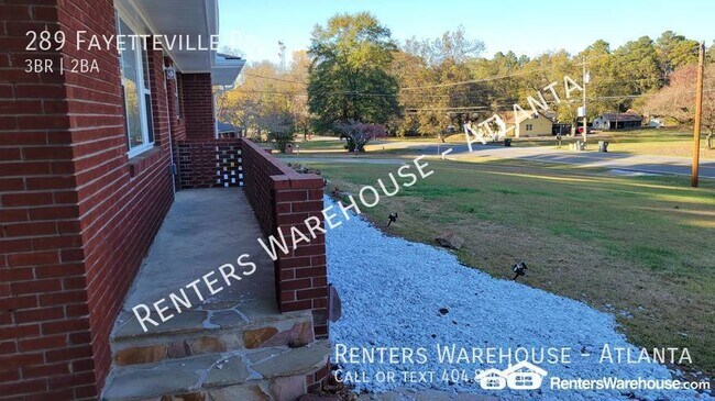 Building Photo - Renovated 3 Bedroom Brick Ranch in Fairburn!