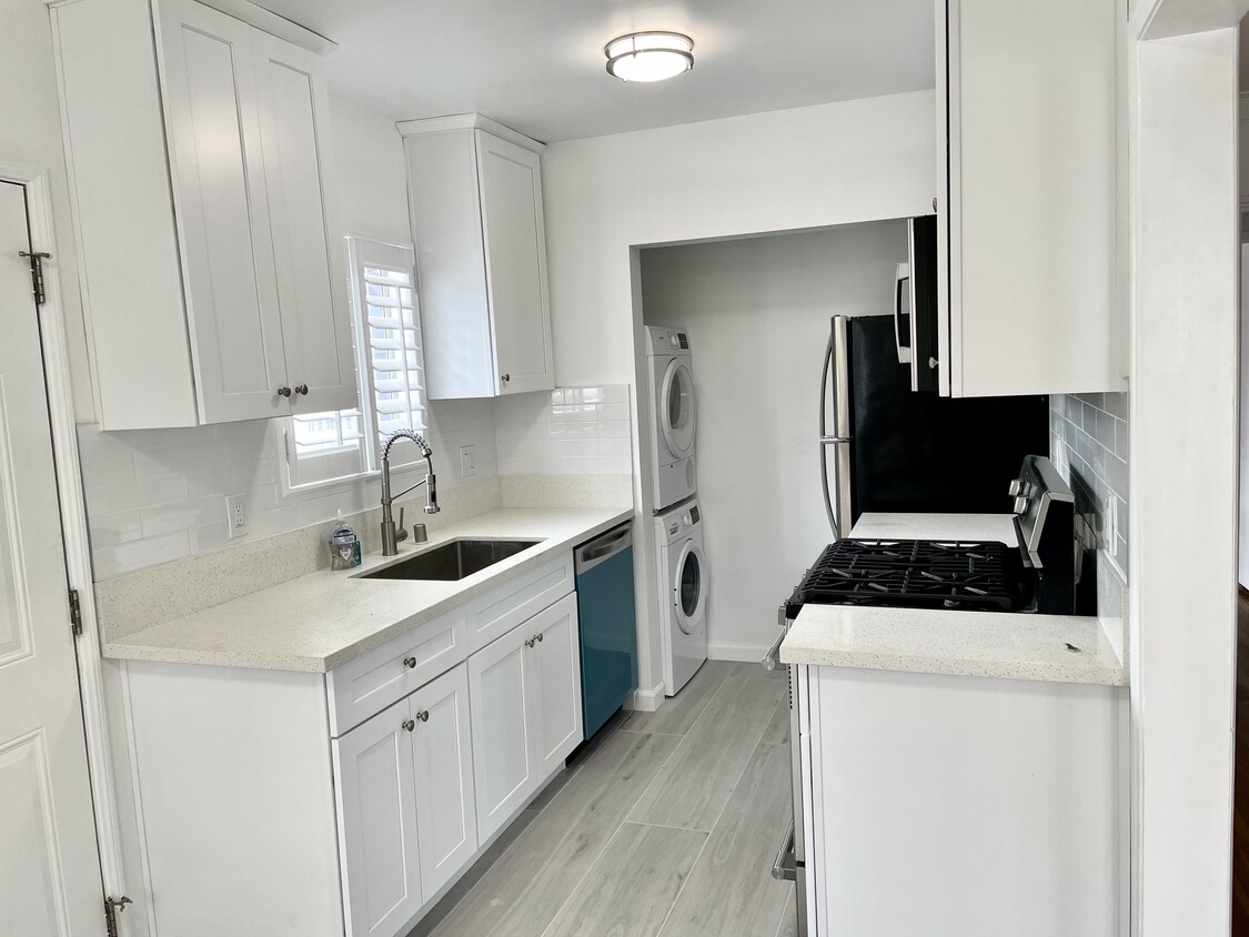 kitchen #1 - 3412 Pearl St