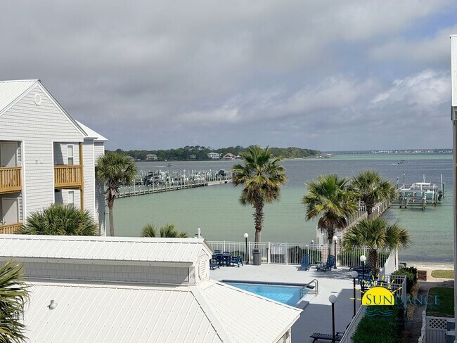 Foto del edificio - 1330 Miracle Strip Pkwy SE