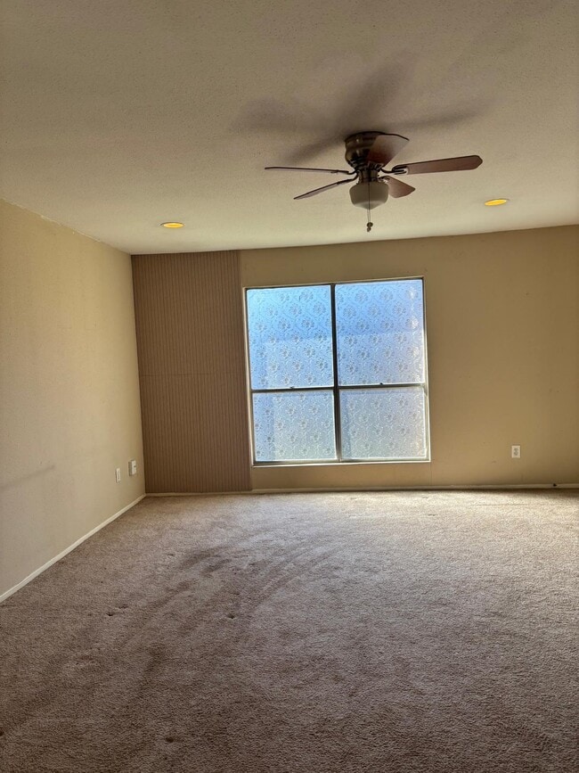 Foto del edificio - 5667 Birchmont Dr