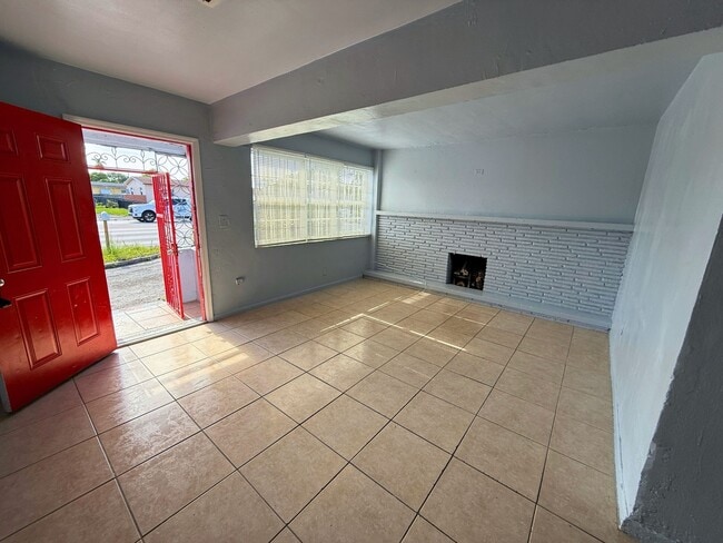Photo - 17231 NW 37th Ave House