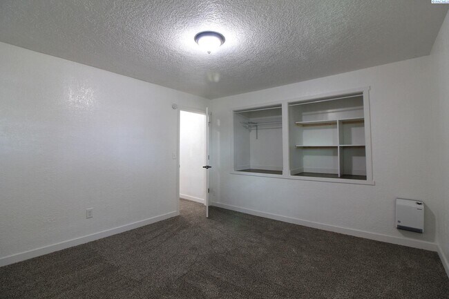 Foto del edificio - 2 Bed/1 Bath + an Office Unit Kennewick Tr...