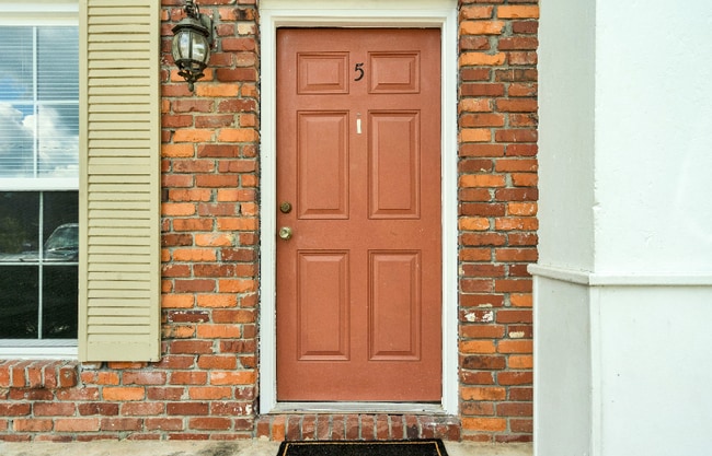 Building Photo - 1312 Ely Rd