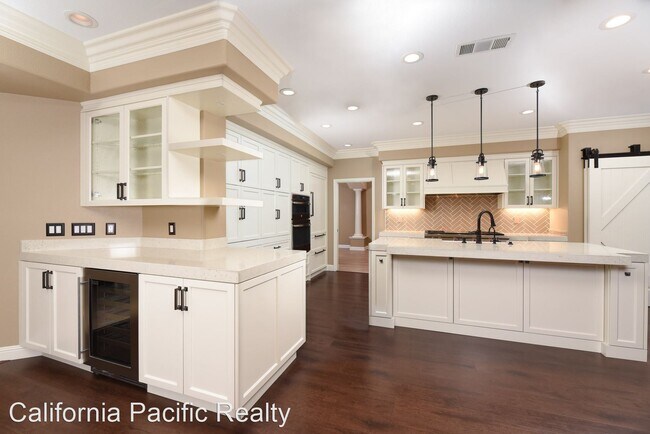 Building Photo - 4 br, 3 bath House - 703 Bourne Court