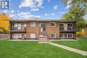 Building Photo - 2350-2350 Queensway Dr