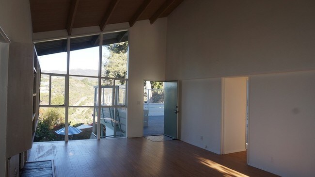 Foto del diseño de interior - 17050 W Sunset Blvd