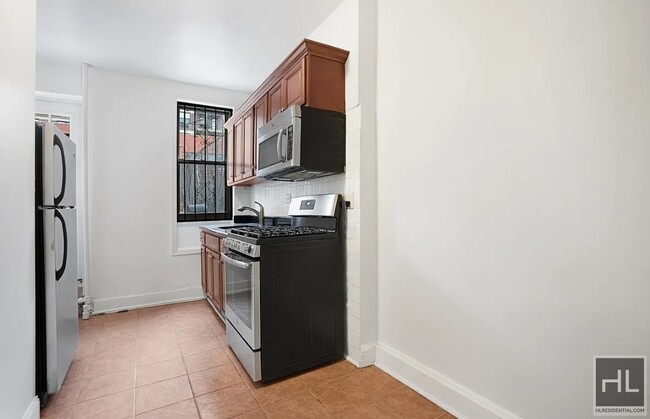 Building Photo - 874 BERGEN STREET