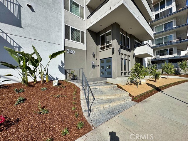 Foto del edificio - 230 S Catalina Ave