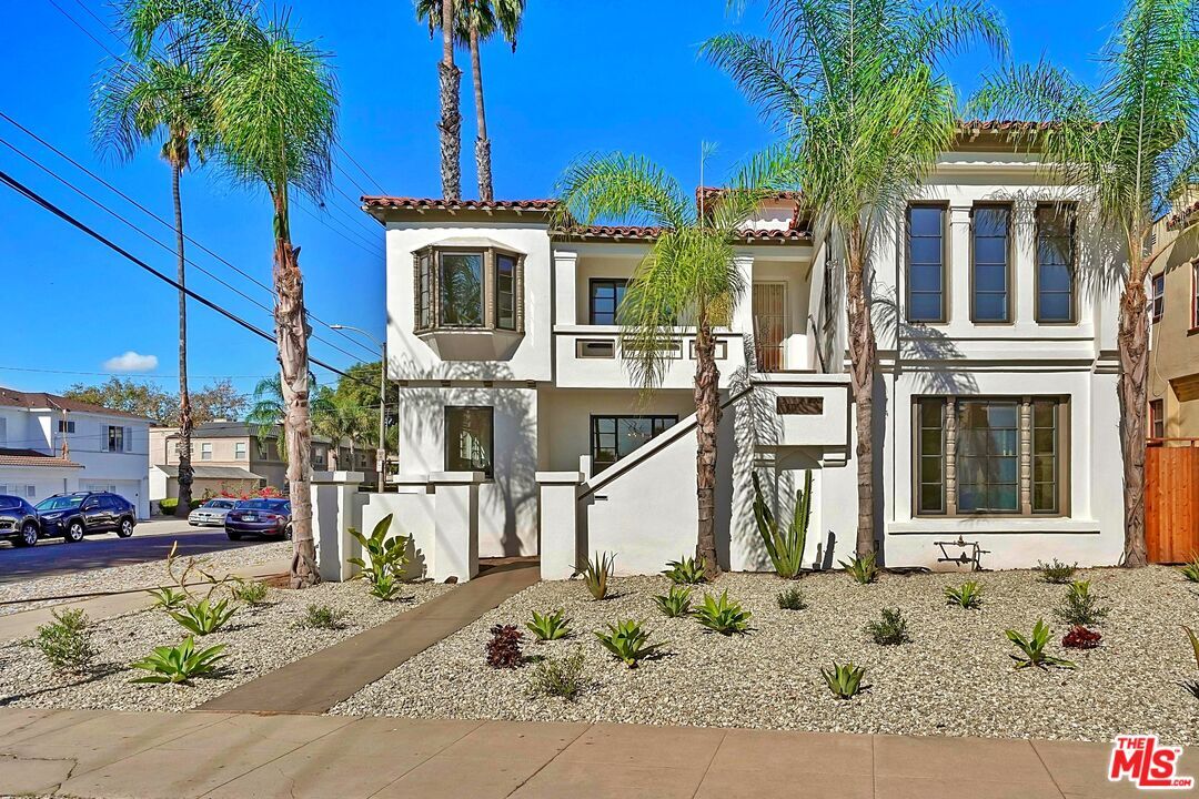 1141 S Cloverdale Ave, Los Angeles, CA 90019 Room for Rent in Los