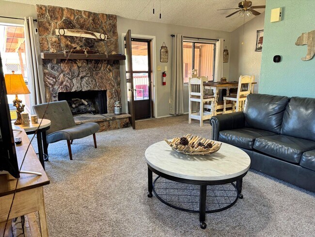 Building Photo - Fully Furnished Two Bedroom Townhome- Avai...