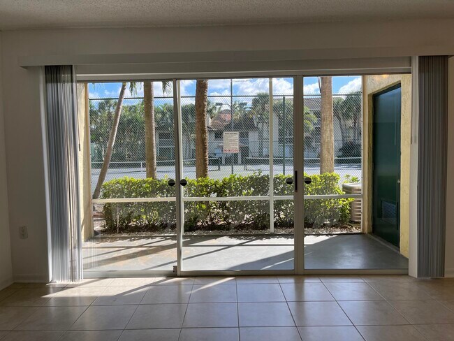 Building Photo - 18106 Glenmoor Dr