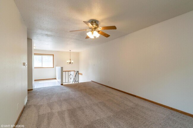 Foto del edificio - 635 Meadow Pl