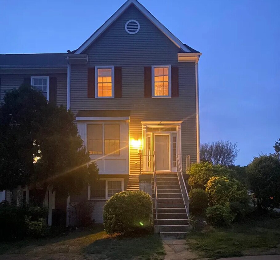 3058 Metheny Pl, Dumfries, VA 22026 Townhouse for Rent in Dumfries
