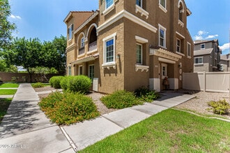 Building Photo - 1326 S Sabino Dr