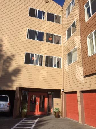 Primary Photo - Windsor Court Apartments