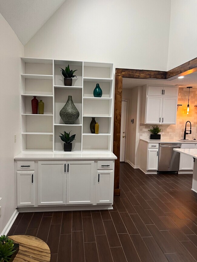 kitchen - 6201 Molsonwood Cv