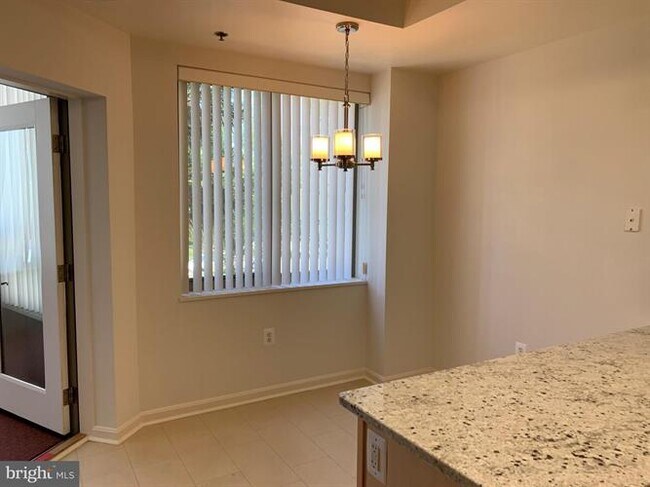Building Photo - 2901 S Leisure World Blvd