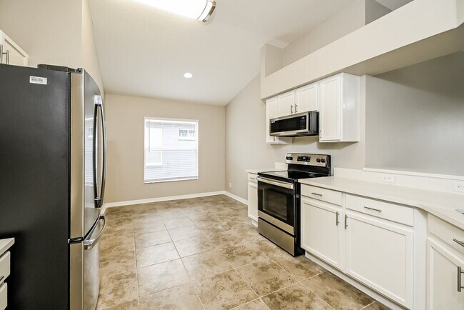 Building Photo - 4233 Hartford Lake Dr
