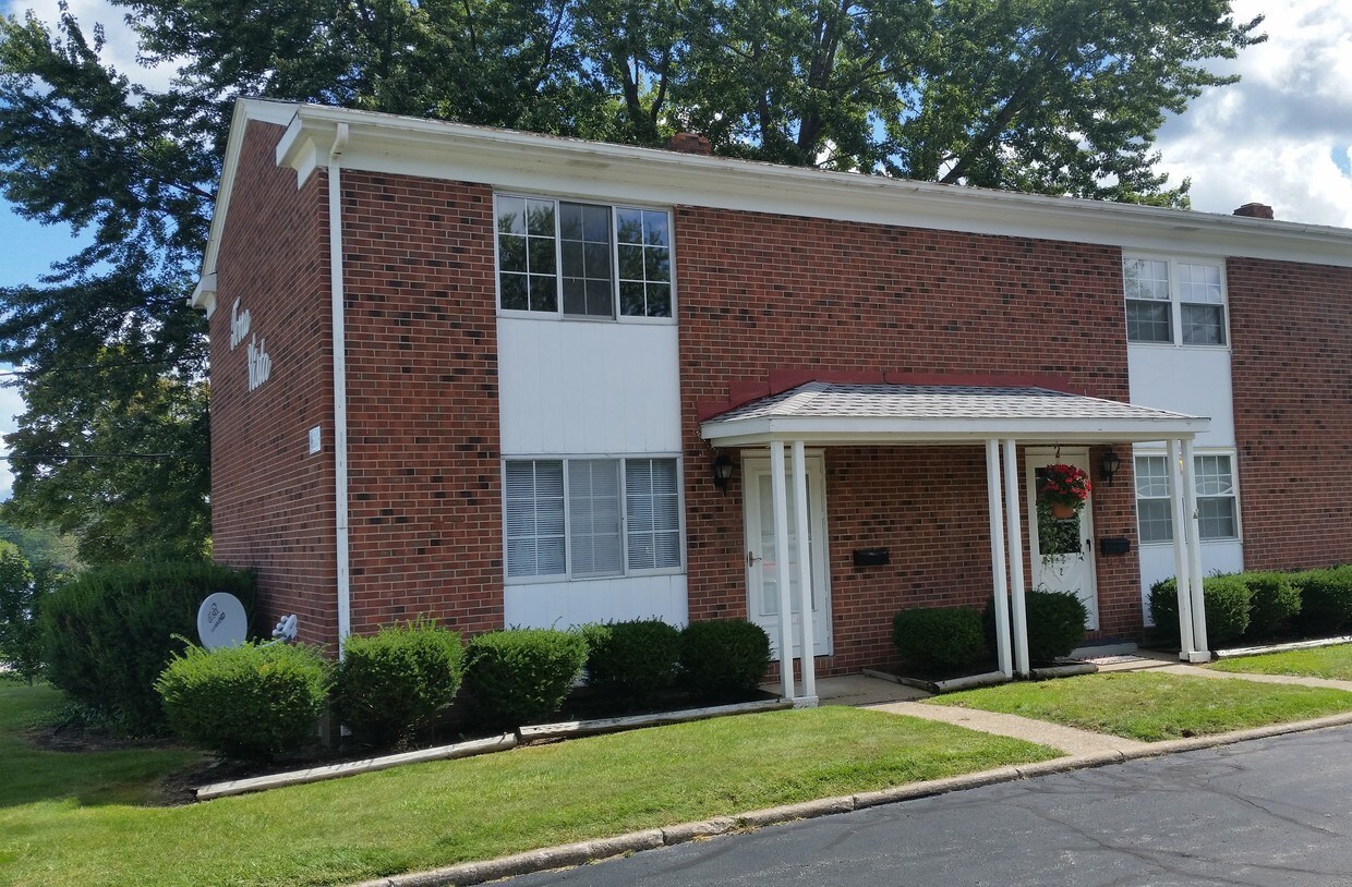 1630 W 11th St, Ashtabula, OH 44004 Townhome Rentals in Ashtabula OH