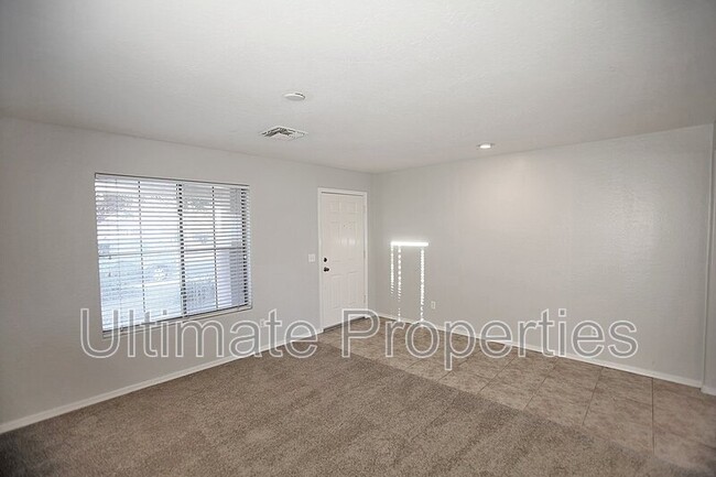 Foto del edificio - 25885 W Twilight Ln