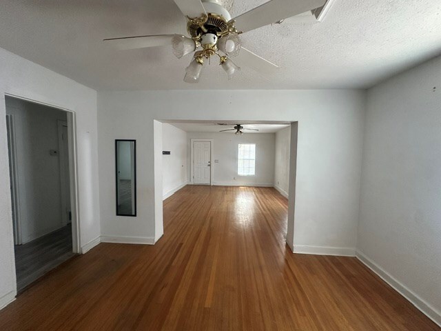 Building Photo - 1322 N Lincoln Ave