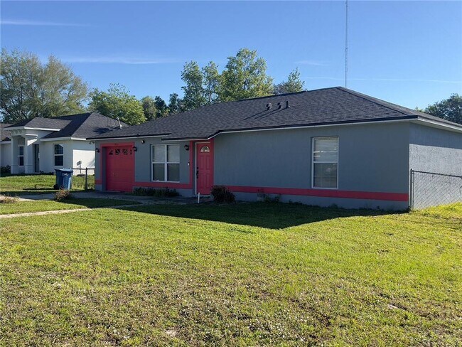 Foto del edificio - 825 Charles Ave