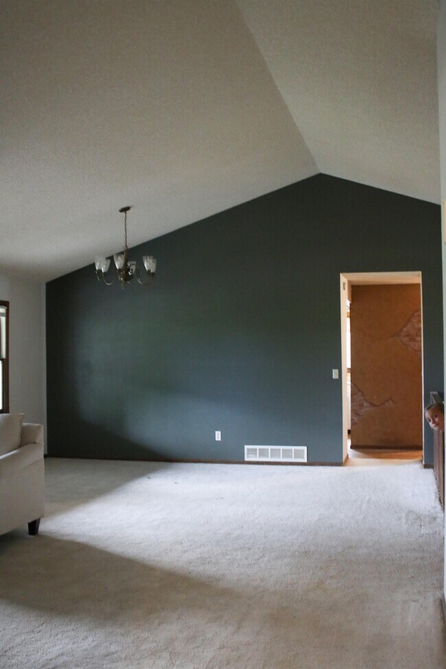 Building Photo - 7092 S Lewis Ct