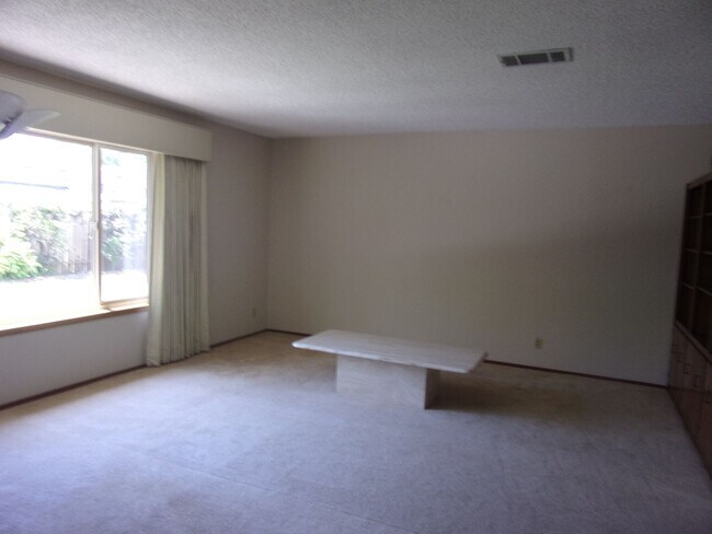 Foto del edificio - 718 Linwood St