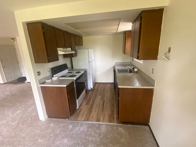 Unit B - 21906 54th Ave W