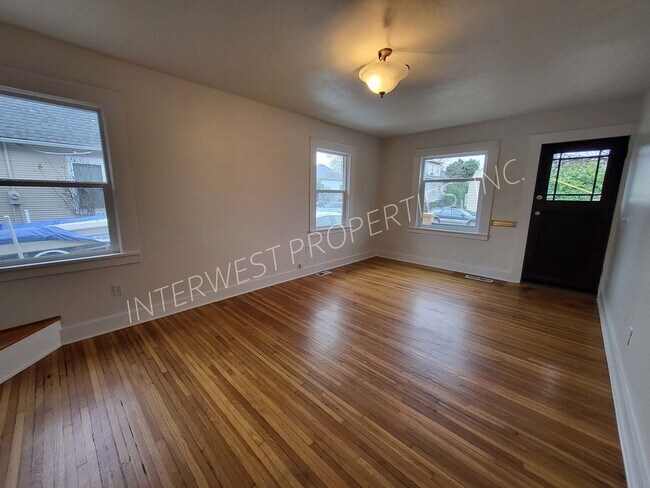 Foto del edificio - 329 SE 79th Ave