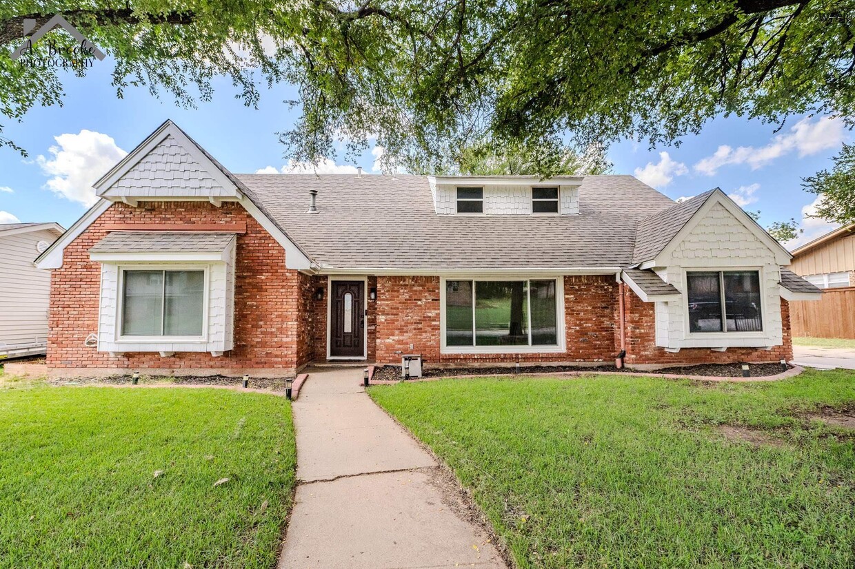 Foto principal - 4306 Briar Cliff Dr