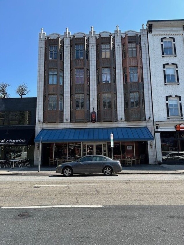 Primary Photo - 2nd Floor 1 Bed 1 Bath Apt Located On 2nd ...