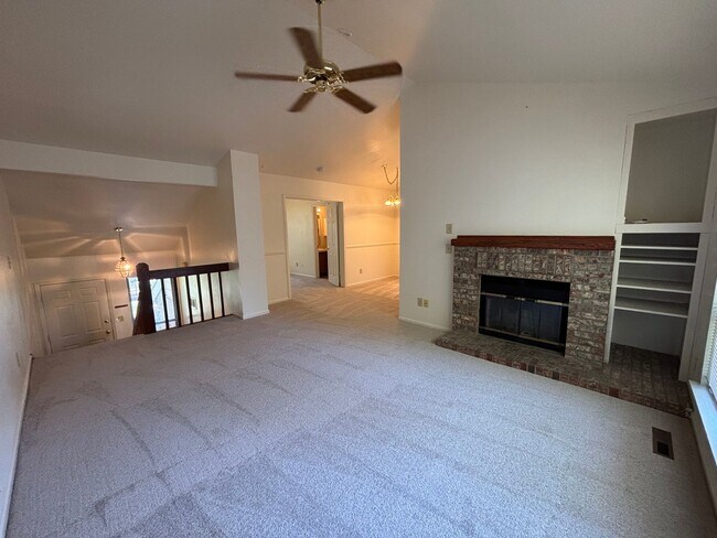 Foto del edificio - Comfortable Townhome Living in Southwest Fort Collins