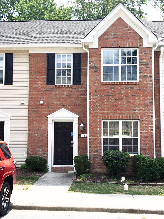 Front - 140 Forthview Way