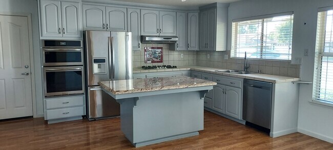 Foto del edificio - 764 Belfast Ct