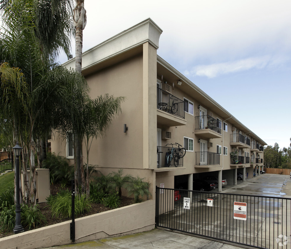 Foto del edificio - Carriage House Apartments