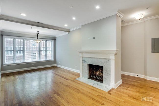 Building Photo - 634 Hinman Ave