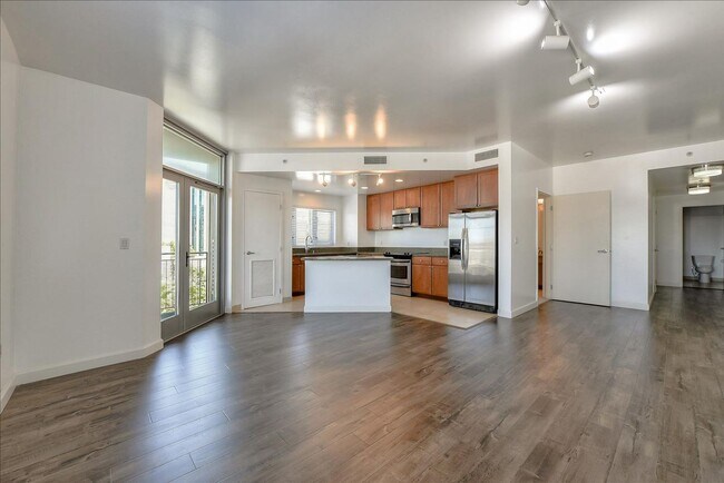 Building Photo - Fantastic 2 Bedroom/2 Bath at City Heights