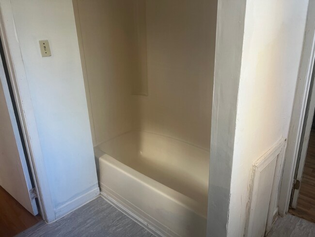 Foto del edificio - 109 E Stewart Ave