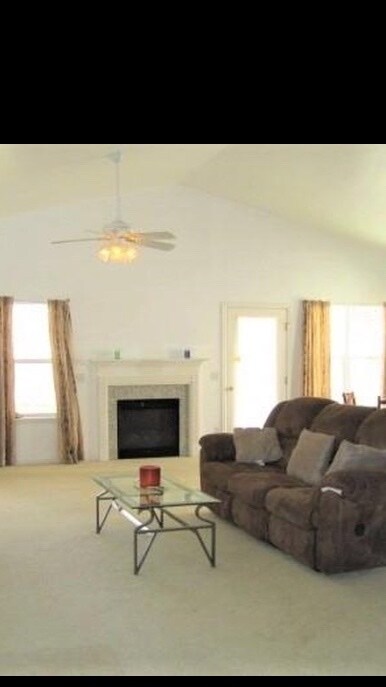 Building Photo - 2040 E Miami Rd