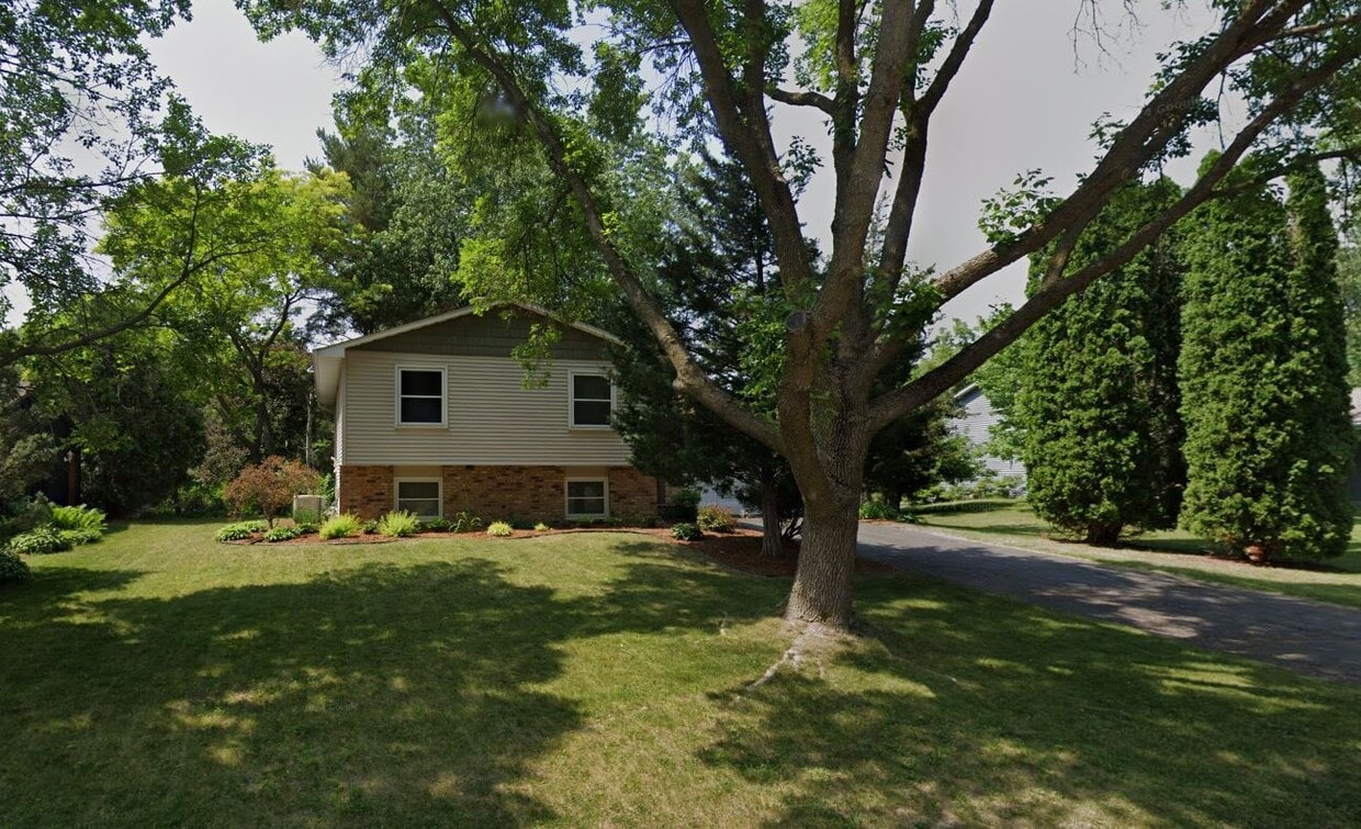 Primary Photo - 7096 Stratford Rd
