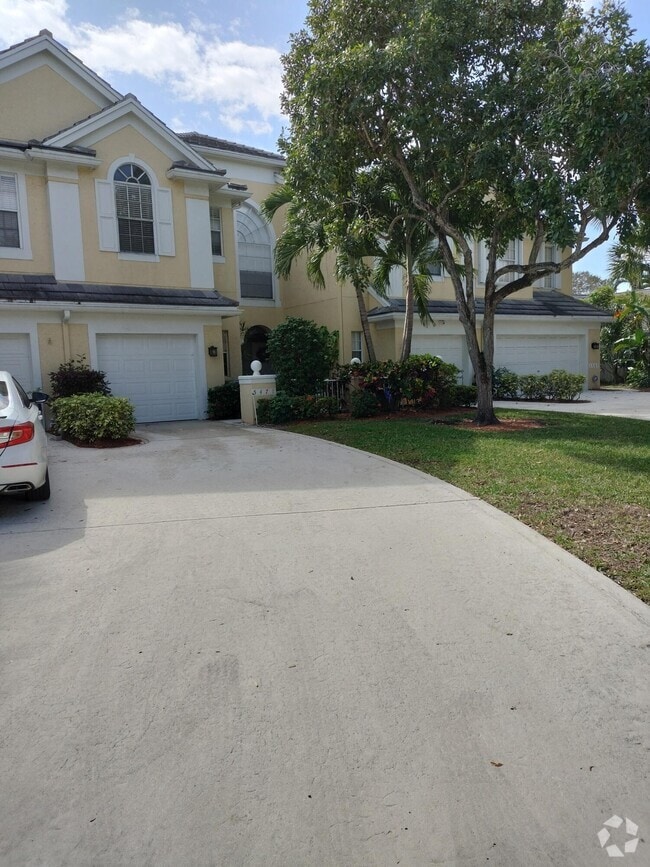 Building Photo - 5471 Grand Park Pl