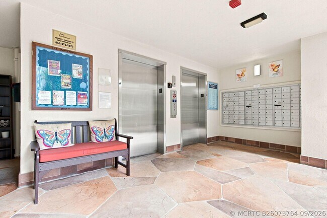 Building Photo - 7290 Kinghurst Dr