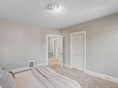 Foto del edificio - 3552 Woodburn Ave