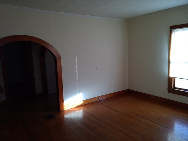 Foto del edificio - 206 W 1st St
